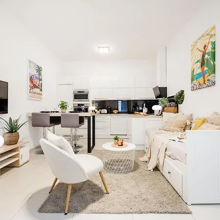 Designer Boutique 2r Walk To Opera House & Basilica Apartment
